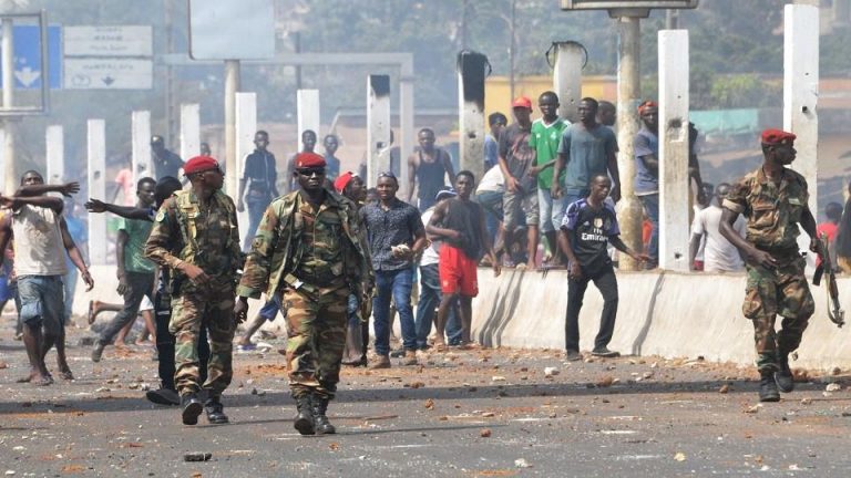 Guinée; Vingtaine des Manifestants Tués, Internet Coupé, Journalistes Brutalisés aux Lendemains des Elections Controversées
