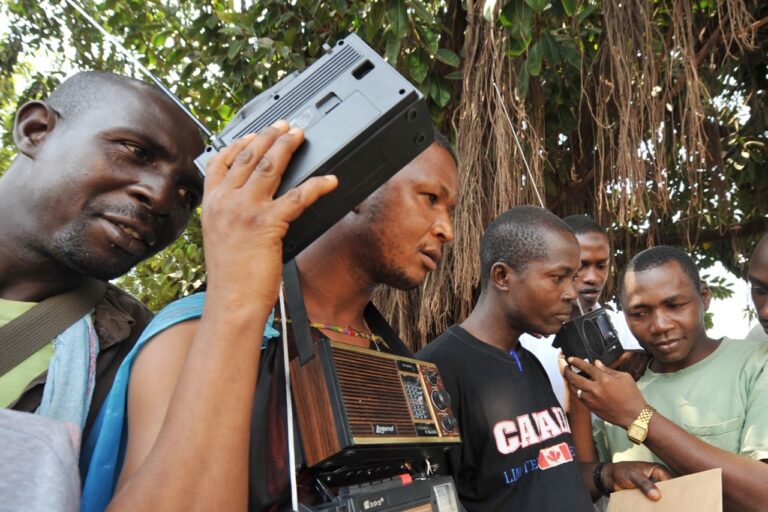 Guinée-Bissau : Deux stations de radio échappent de justesse à une suspension